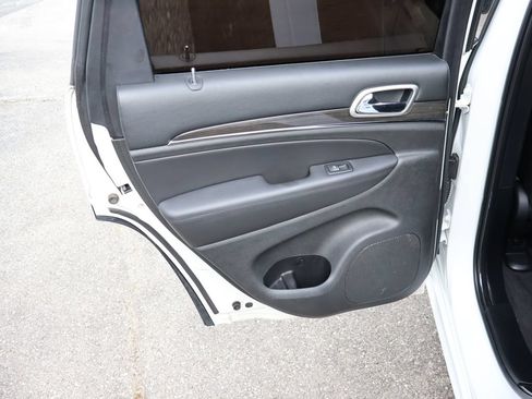 Used 2015 Jeep Grand Cherokee High Altitude AWD/4WD image 13