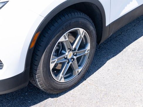Used 2024 Chevrolet Blazer LT AWD/4WD image 9
