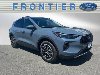 New 2025 Ford Escape SE w/ PHEV Premium Package