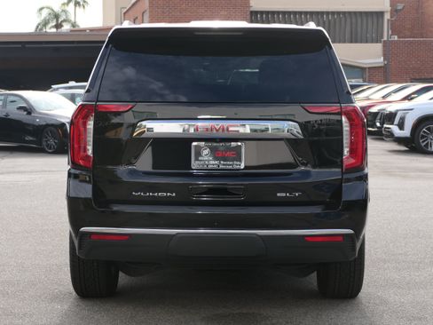 Used 2023 GMC Yukon SLT w/ SLT Premium Package AWD/4WD image 4