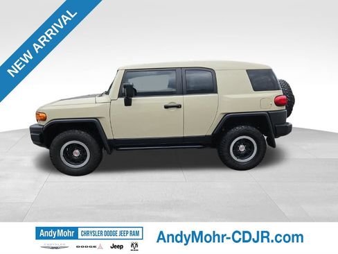 Used 2010 Toyota FJ Cruiser 4WD image 4