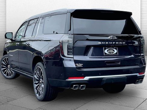 New 2026 Chevrolet Suburban High Country AWD/4WD image 3