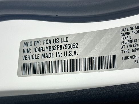 Used 2023 Jeep Grand Cherokee 4WD 4xe image 12