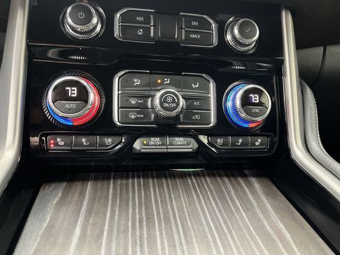 Certified 2021 GMC Yukon Denali w/ Denali Premium Package image 26