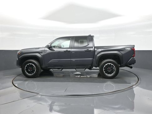 Certified 2025 Toyota Tacoma TRD Off-Road w/ TRD Off Road Upgrade Package AWD/4WD image 4