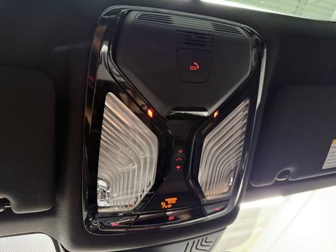 Used 2019 BMW M550i xDrive xDrive w/ Dynamic Handling Package image 30