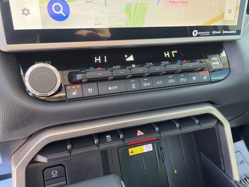 Used 2023 Toyota Tundra Limited image 27