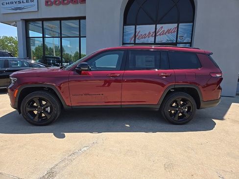 Used 2025 Jeep Grand Cherokee L Limited w/ Luxury Tech Group II image 5