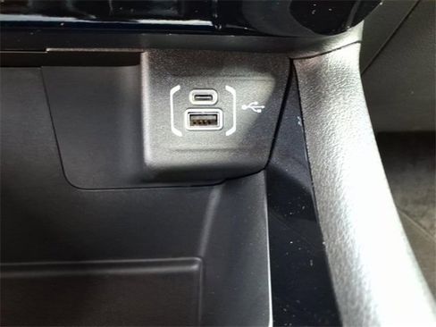 New 2026 Jeep Compass Latitude image 9