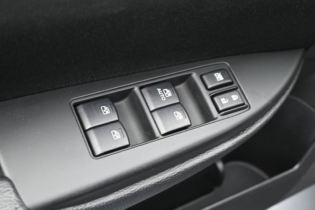 Used 2013 Subaru Outback Wilderness AWD/4WD image 18