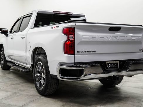 Used 2022 Chevrolet Silverado 1500 LT AWD/4WD image 11