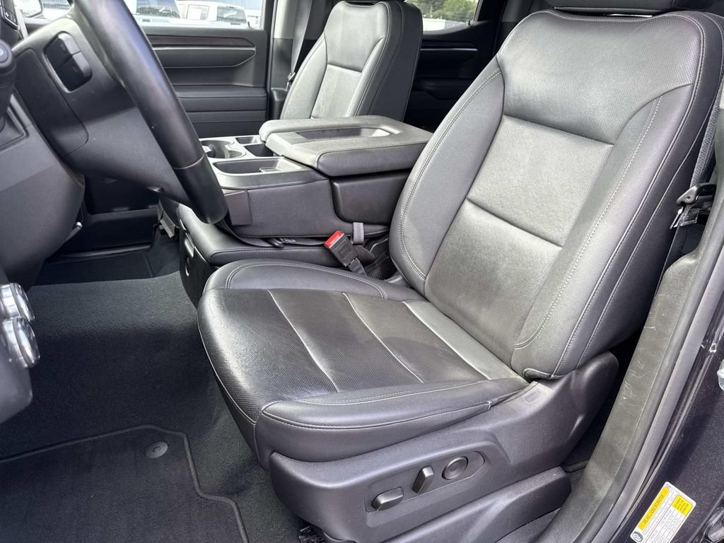 Used 2025 GMC Sierra 1500 SLT AWD/4WD image 28