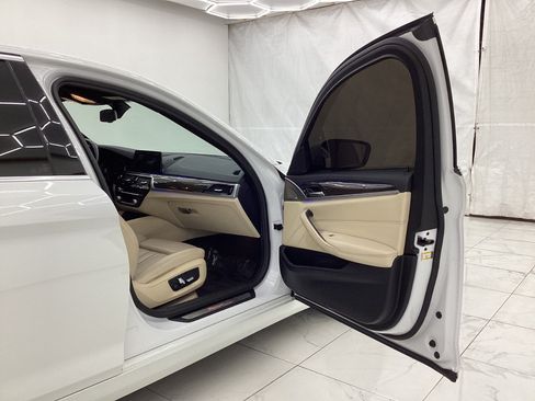 Used 2017 BMW 530i RWD image 17