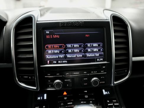 Used 2012 Porsche Cayenne image 18