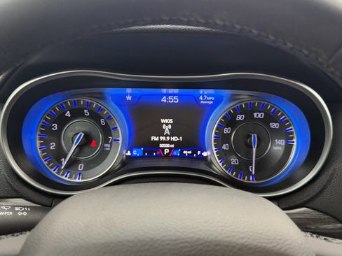 Used 2022 Chrysler 300 Touring w/ Sport Appearance Package RWD image 20