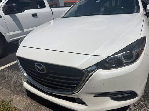 Used 2018 MAZDA MAZDA3 Touring FWD image 1