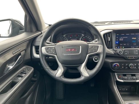 Used 2024 GMC Terrain SLT image 21
