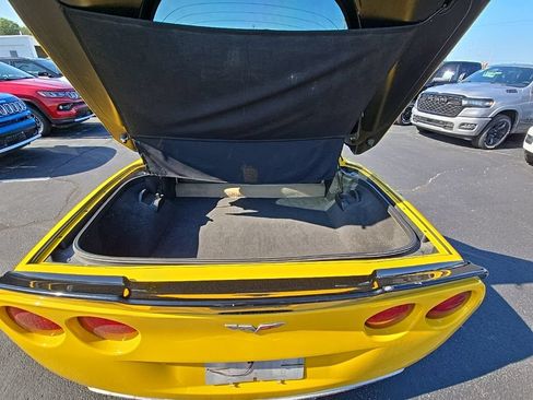 Used 2005 Chevrolet Corvette Coupe w/ Preferred Equipment Group RWD image 48