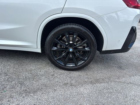 Used 2025 BMW X4 xDrive30i w/ Premium Package image 9