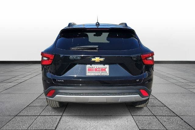 Used 2025 Chevrolet Trax LT w/ LT Convenience Package FWD image 6