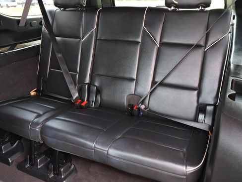 Used 2022 Cadillac Escalade ESV Sport w/ Touring Package image 26