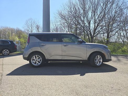 Used 2023 Kia Soul S FWD image 15