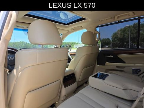 Used 2021 Lexus LX 570 4WD w/ Luxury Package image 19
