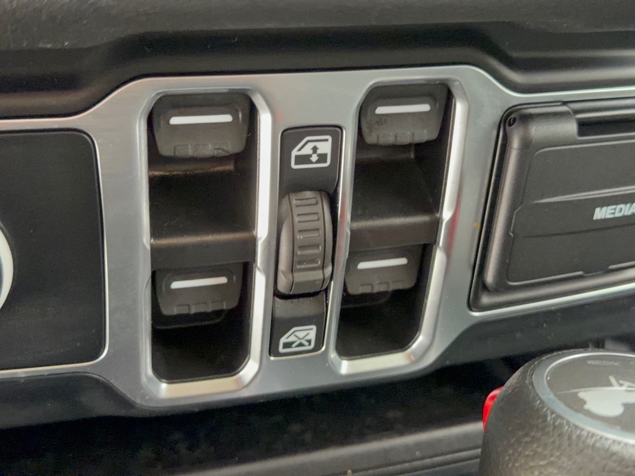Used 2024 Jeep Wrangler Unlimited Sport AWD/4WD image 15