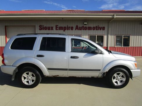 Used 2006 Dodge Durango SLT AWD/4WD image 2