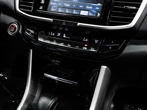 Used 2016 Honda Accord Touring image 24