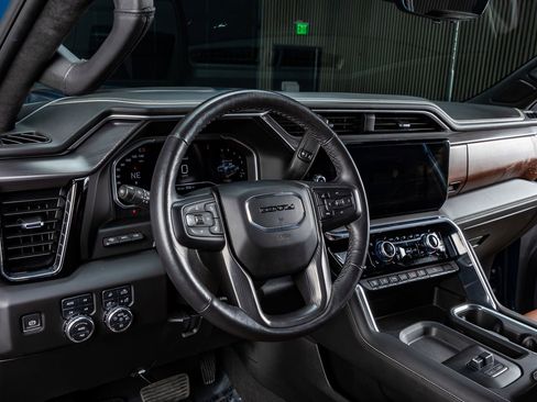 Used 2024 GMC Sierra 2500 Denali Ultimate image 14