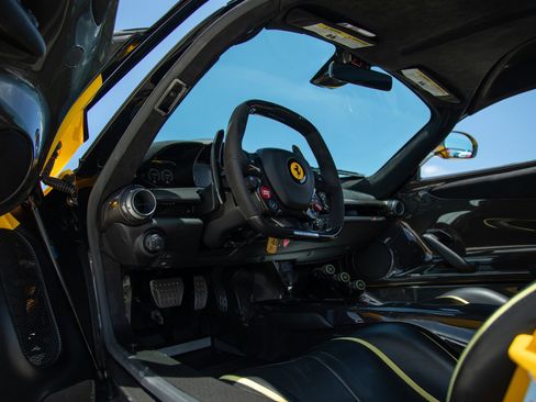 Used 2014 Ferrari LaFerrari image 19
