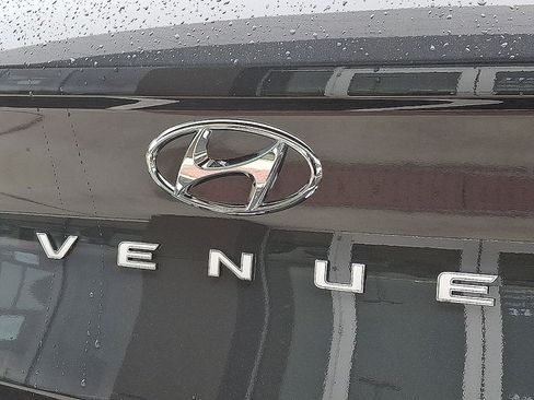 New 2026 Hyundai Venue SEL FWD image 5