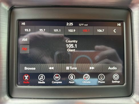 Used 2018 Dodge Challenger SXT image 28