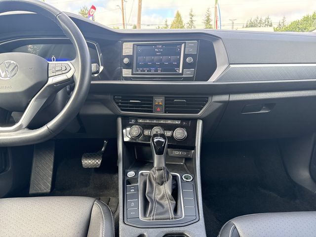 Used 2024 Volkswagen Jetta SE FWD image 25