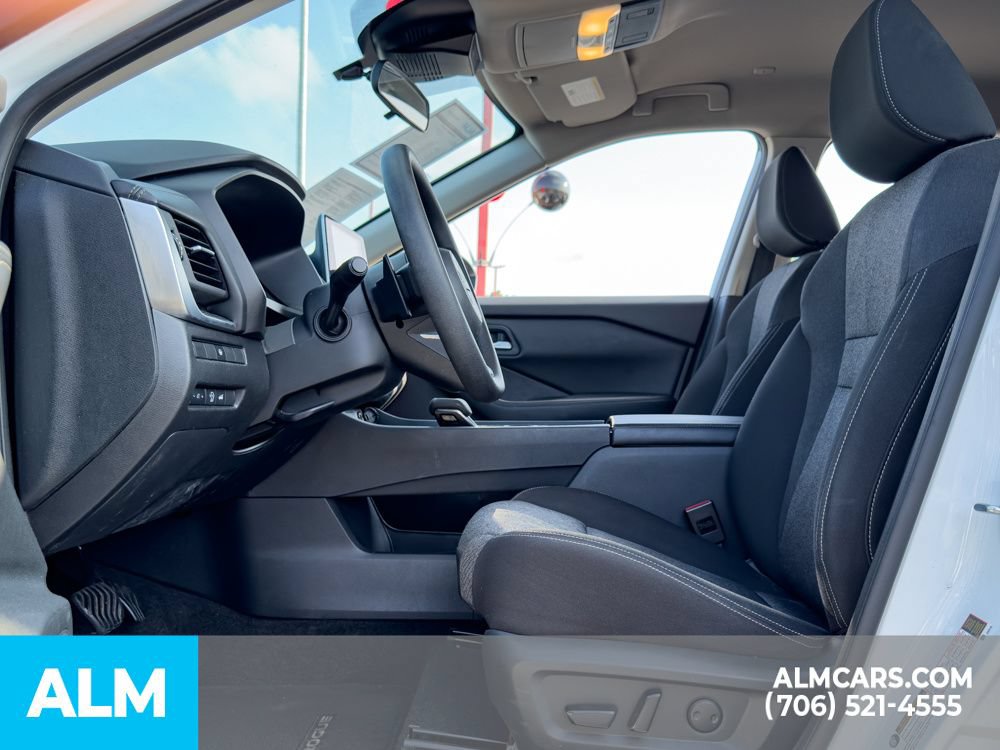 Used 2024 Nissan Rogue SV FWD image 10