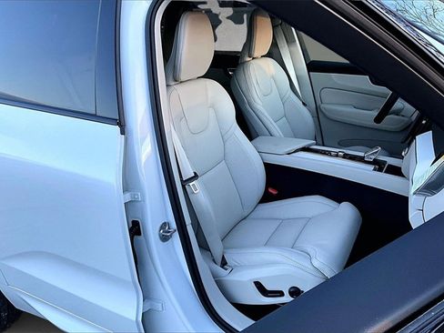 New 2026 Volvo XC60 B5 Ultra w/ Climate Package image 11