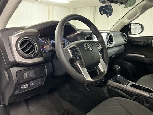 Used 2022 Toyota Tacoma SR5 image 10