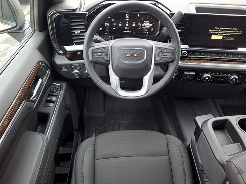 New 2026 GMC Sierra 1500 SLE image 7