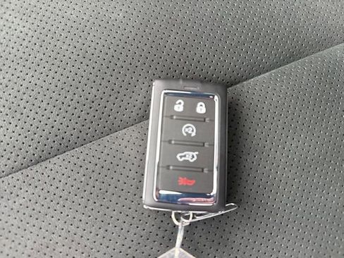 New 2026 Jeep Grand Cherokee Altitude image 28