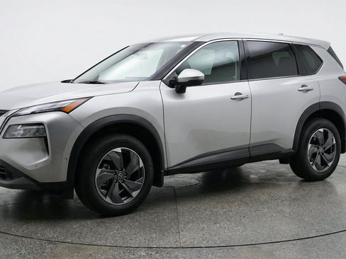 Used 2025 Nissan Rogue SV FWD image 3