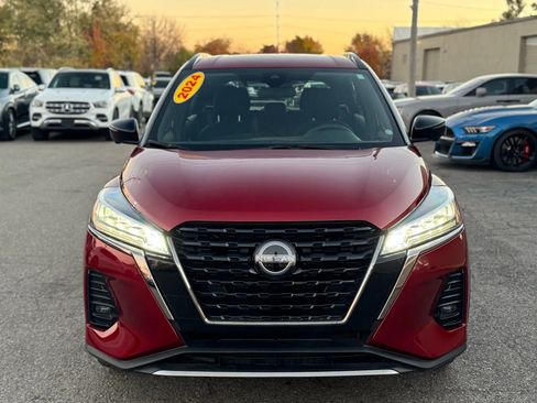 Used 2024 Nissan Kicks SR image 2