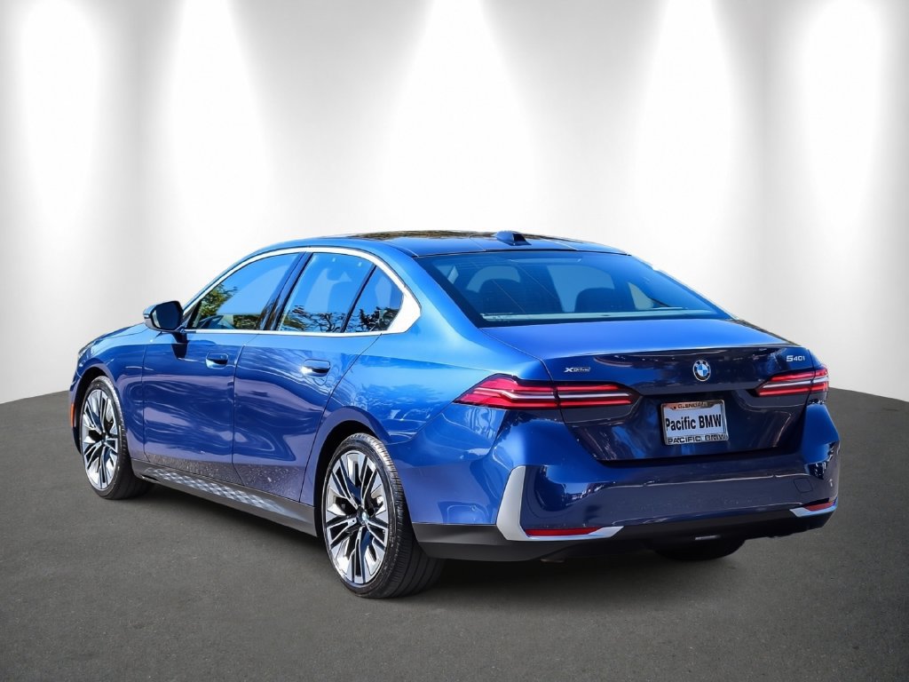 Used 2026 BMW 540i xDrive AWD/4WD image 4