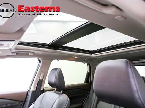 Used 2023 Nissan Rogue SL w/ SL Premium Package image 38