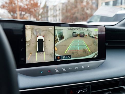 New 2026 Nissan Leaf image 13