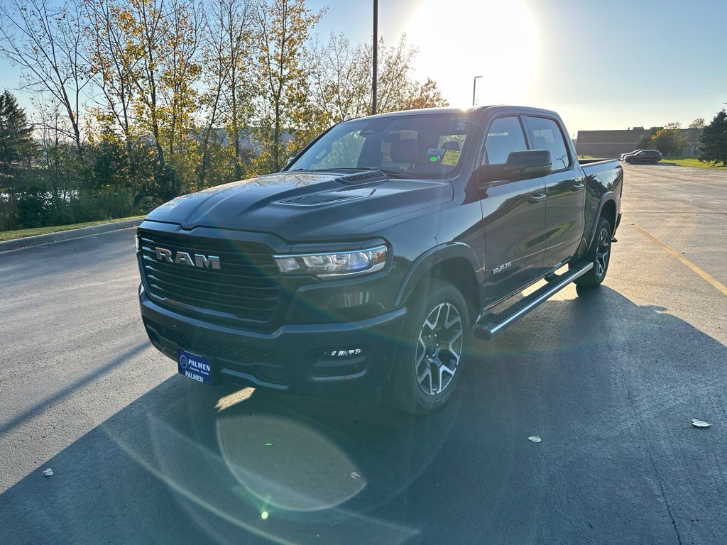 Used 2025 RAM 1500 Laramie w/ Sport Appearance Package AWD/4WD image 7