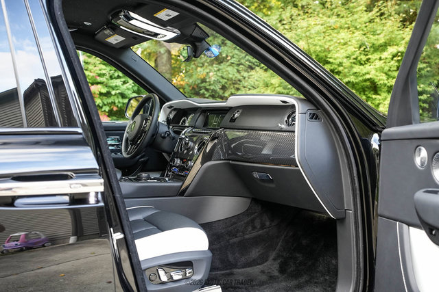 Used 2021 Rolls-Royce Cullinan Black Badge AWD/4WD image 62