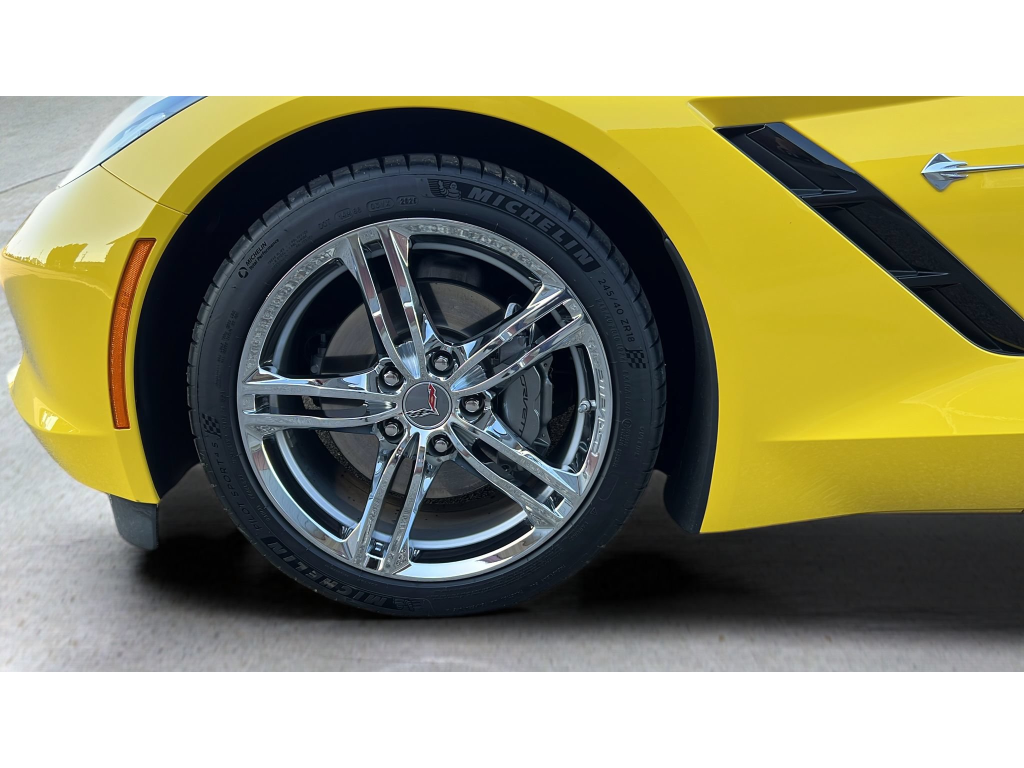 Certified 2016 Chevrolet Corvette Stingray Convertible w/ 2LT Preferred Equipment Group RWD image 32