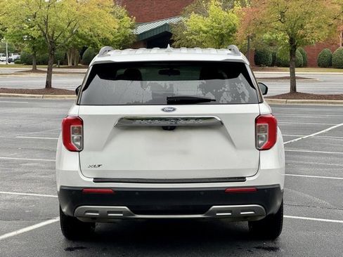 Used 2020 Ford Explorer XLT w/ Equipment Group 202A image 6