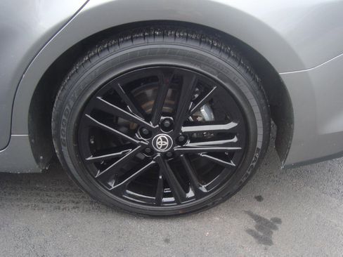 Used 2025 Toyota Camry SE image 8